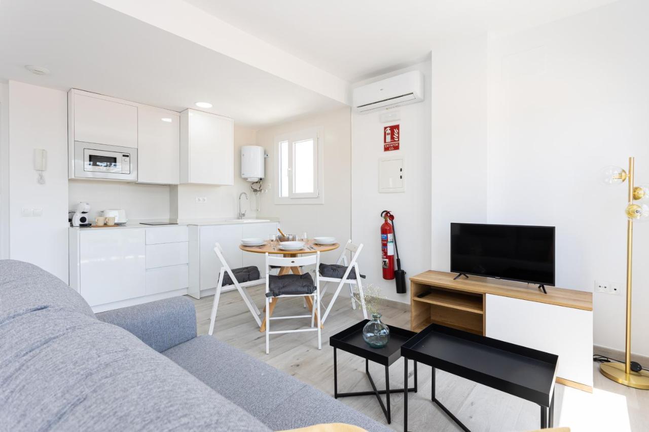 Apartamentos La Pelusa Malaga Zewnętrze zdjęcie