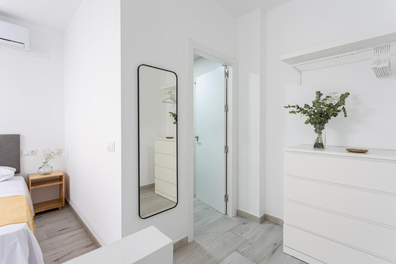 Apartamentos La Pelusa Malaga Zewnętrze zdjęcie