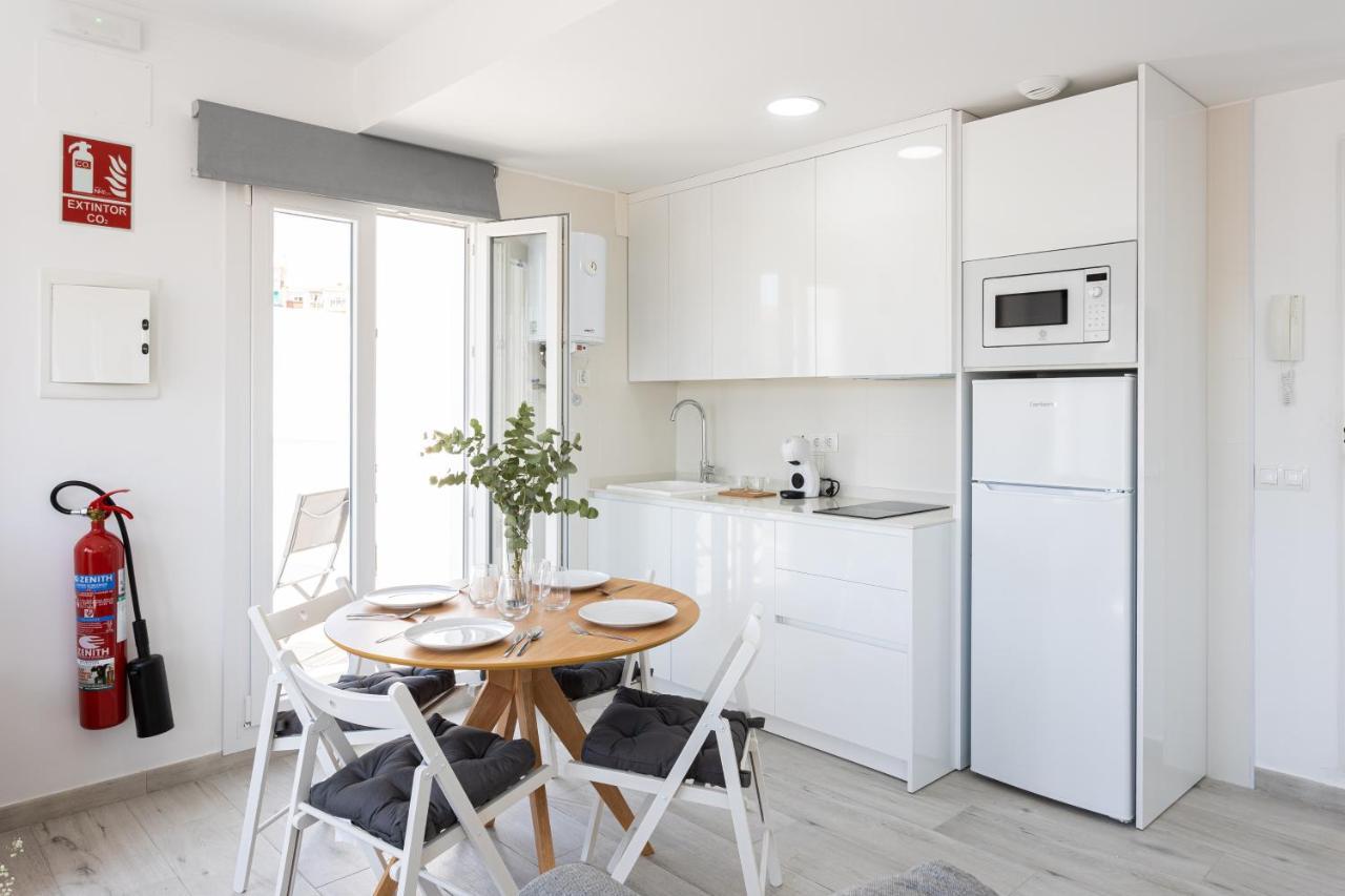 Apartamentos La Pelusa Malaga Zewnętrze zdjęcie