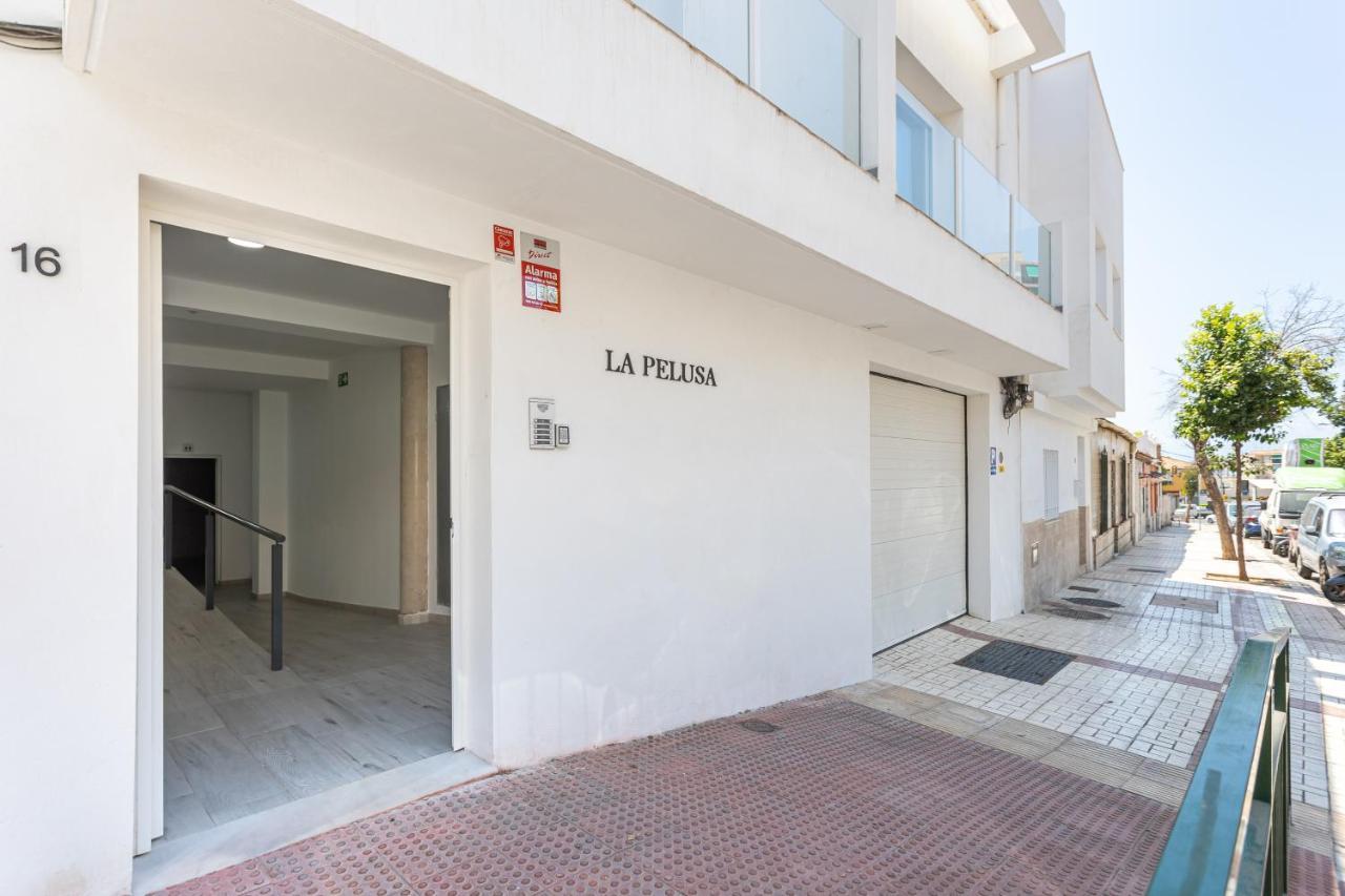Apartamentos La Pelusa Malaga Zewnętrze zdjęcie